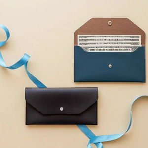 Portefeuille carré en cuir PU, élégant et pratique pour l'organisation de l'argent quotidien, idéal comme cadeau d'affaires pour le rangement de billets. - Product Image 5