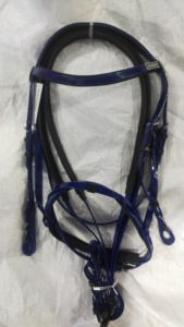 BLUHORSE BH-1053 Brida para Caballo de PVC de Alta Calidad, 100% Impermeable, con Riendas de Goma y Hebillas de Acero Inoxidable, Personalizable - Product Image 2