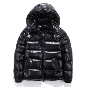 Chaqueta Bomber Acolchada Brillante de Invierno, Corta y Gruesa, Unisex, 100% Poliéster, con Logotipo Personalizado OEM, Detalle de Piel de Oveja y Cierre de Cremallera - Product Image 5