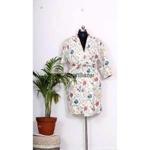 Kimono indien vintage 100% coton imprimé à motifs floraux, fait main pour femmes, avec trois manches quartier et ceinture - Style vacances - Product Image 1