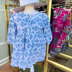 Vestido largo 100% algodón hecho a mano con cuello en V y manga 3/4, estampado floral indio a mano, ecológico, transpirable, cintura natural, estilo dulce. - Product Image 3