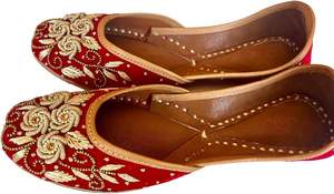 Dernières créations de chaussures ethniques Khussa pour filles, fabriquées à la main, semelle en cuir, design personnalisé, chaussures Khussa, Jutti pour mariage indien - Product Image 3