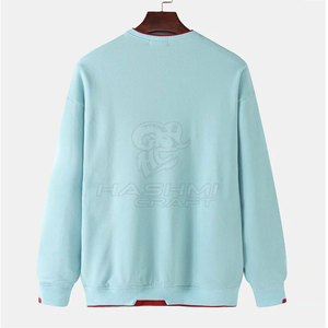 Sweat-shirt tendance en coton mélangé, fabriqué avec un tissu doux, confortable et chaud, au design moderne et simple. - Product Image 2