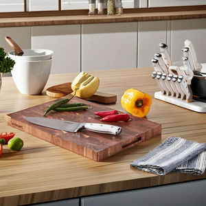 Planche à découper en bois d'acacia faite à la main tendance 15x9 pouces |   Planche à découper en bois épais avec poignée |   Utilisation en cuisine et dans les restaurants - Product Image 2