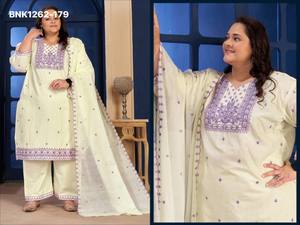 Nouvelle collection de kurta-pantalon et dupatta en pur coton de qualité supérieure, brodés et grandes tailles, fabriqués en Inde. - Product Image 2