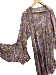 Robe portefeuille élégante pour femme, motif floral, longueur midi, manches courtes, fermeture portefeuille, taille élastique, matière confortable et légère - Product Image 2