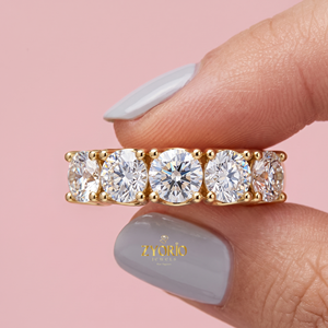 Bague de luxe pour femme avec 5 diamants de laboratoire ronds taille brillant de 1,50 carat, couleur D, bijou élégant pour fiançailles - Product Image 1