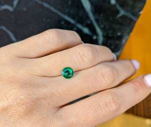 Piedra Suelta de Esmeralda Verde Corte Redondo, Natural y Sintética, Tamaños Personalizados para Joyería - Product Image 3