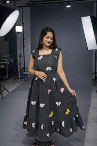 AARYA 2026 Nouvelle Robe d'été décontractée à imprimé floral lavable, longueur mi-cuisse, coupe ample, style occidental, pour femme, manches courtes - Product Image 2