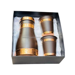 Vente en gros de haute qualité Bouteille d'eau en cuivre pur Gift Set Plusieurs options de conception et de tailles à des prix raisonnables - Product Image 2