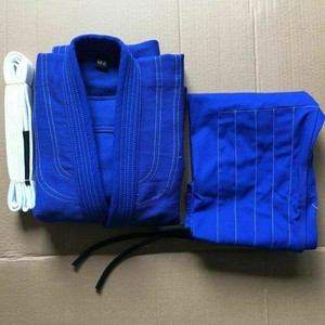 Kimono de BJJ en polyester tissé perlé 550 GSM de qualité supérieure, logo personnalisé, patchs brodés pour arts martiaux, léger, durable, OEM - Product Image 1