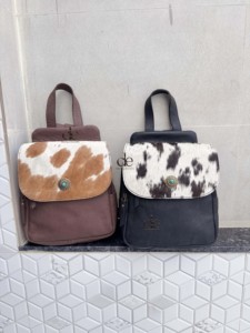 Sac à dos tendance en cuir véritable, motif cuir de vachette, style bohème, unisexe, de haute qualité, pour l'école - Product Image 5