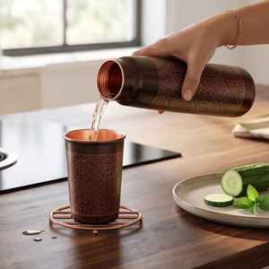 Bouteilles en cuivre gaufré de qualité supérieure avec laque noire |   Bouteilles d'eau en cuivre ayurvédiques artisanales avec finition noire, vaisselle moderne - Product Image 5