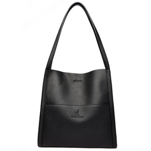 Sac fourre-tout pour femme en cuir durable, parfait pour le bureau et le shopping - Product Image 3