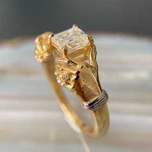 Anillo Escultural de Diamante Corte Asscher de 1.01CT de Alta Demanda, Cultivado en Laboratorio, Oro Sólido de 14K, Diseño Único para Regalo de Boda o Compromiso para Ella - Product Image 3