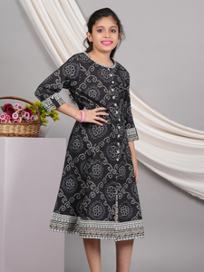 Women's Cotton Bandhej Print Anarkali Kurti Black Color Stylish Ethnic Outfit Comfortable Casual Summer Wear Quick Dry Recycled - Product Image 2