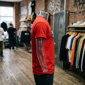 Camiseta de Hombre de Primera Calidad, Personalizable con Connor Bedard en la Parte Delantera, 200 Gramos, Cuello Redondo, Manga Corta, Informal, de Seda/Algodón, Estilo GOAT - Product Image 3