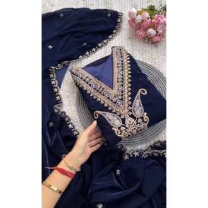 Opulent Conjunto Terciopelo Azul Mujer Bordado Dorado - Product Image 2