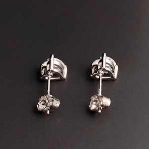 Boucles d'oreilles clous en argent plaqué rhodium et zircon en forme de cœur, bijoux Rhaya pour homme et femme, idéales pour fiançailles et mariage - Product Image 3