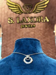 Collar con Colgante de Diamante Cultivado en Laboratorio, Geométrico, Elegante, con Halo de Esmeraldas, en Oro Rosa de 9K, para Compromiso o Boda - Product Image 2