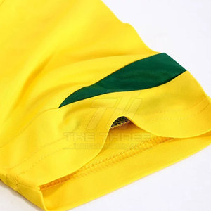 Uniforme de Fútbol Transpirable de Alta Calidad con Logotipo Personalizado, Disponible en Múltiples Tallas y Colores, Perfecto para Escuelas y Clubes - Product Image 3