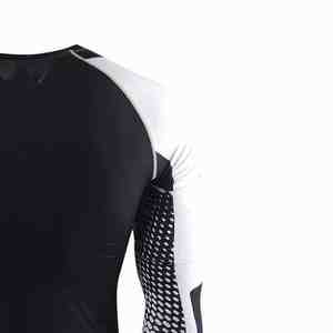 Chemises de compression pour hommes OEM de qualité supérieure, imprimées par sublimation, en polyester, pour la gym, le fitness, le surf et la plongée - Product Image 5