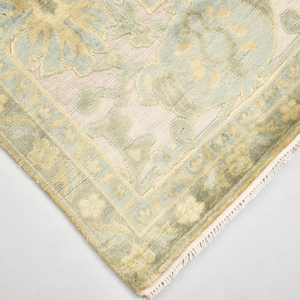 Alfombra Oushak de Lana Anudada a Mano, Color Crema, Verde Salvia y Dorado Suave, con Medallón Floral, de Pelo Corto, Estilo Vintage para Sala de Estar - Product Image 6