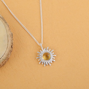 Collier Pendentif Soleil en Citrine Naturelle, Pierre de Naissance de Novembre, Plaqué Or 18K, Vente en Gros - Product Image 5