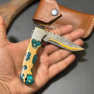Couteau de poche pliant artisanal en acier Damas cuivré, manche en résine, étui en cuir, couteau de survie multifonctionnel pour l'extérieur - Product Image 3