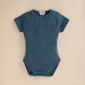 บอดี้สูทผ้ายีนส์แขนสั้นยืดหยุ่นทำจากไม้ไผ่ออร์แกนิกคุณภาพสูง - Product Image 1