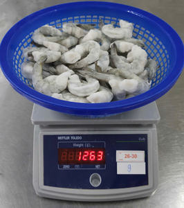 Crevettes Vannamei à prix compétitif fraîchement congelées sans tête déveinées directement du Vietnam dans un emballage en sac - Product Image 4