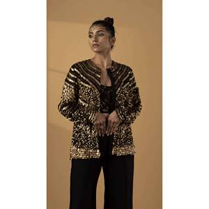 Ensemble de blazer court pour femme, coupe ajustée, en sequins noirs et or, brodé, de luxe |   Costume formel hip-hop pour mariages et événements spéciaux - Product Image 3