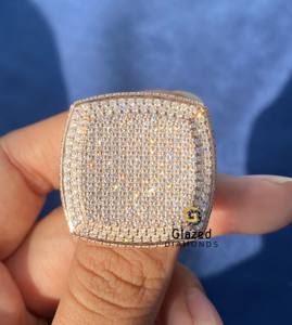 แหวนแต่งงานผู้ชายเงินแท้ 925 ดีไซน์ฮิปฮอป ประดับเพชรโมอิสซาไนต์ทรงกลมเจียระไนแบบบริลเลียนท์ ความใส VVS เต็มวง - Product Image 3