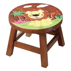 Taburete Infantil de Madera Tradicional Hecho a Mano, Otomana Redonda Pintada con Mariposas, Mini Asiento con Tablero para Dormitorio o Sala de Estar - Product Image 2