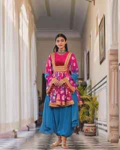 Vestido largo de seda bordado afgano para mujer, elegante, tradicional, para bodas y fiestas, vestido afgano vintage, vestidos de novia - Product Image 3