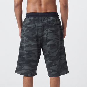 Pantalones Cortos de Felpa con Estampado de Camuflaje para Hombre, Pantalones Cortos de Felpa con Bordado Desgastado, Pantalones Cortos Largos de Felpa de 450 GSM para Hombre, Ropa de Invierno - Product Image 2