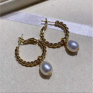 ต่างหูห้อยระย้าสไตล์บาโรกสุดหรู ปี 2025 สำหรับผู้หญิง ชุบทอง 14K ประดับมุก 7-8 มม. ดีไซน์เฉพาะตัว ชุบทองแดง - Product Image 1