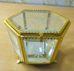 Vintage Gold Hexagonal Glass Jewelry <b>Box</b> | Engraved Star Pattern Decorative <b>Keepsake</b> <b>Box</b> with Ornate Feet for Wedding & Gift - Product Image 5