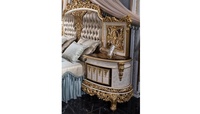 Ensemble de chambre à coucher de luxe en bois d'acajou royal, lit king-size sculpté doré, armoire et coiffeuse – Design antique du milieu du siècle pour hôtel