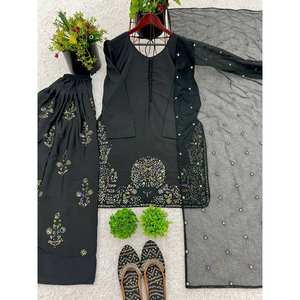 เสื้อท่อนล่างสุดและชุดผู้หญิงมีงานปักตามลำดับ - Product Image 3