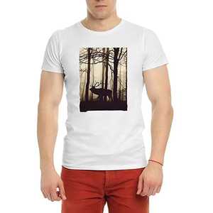 เสื้อยืดแขนสั้นสีขาวสำหรับผู้ชาย พิมพ์ลายภาพกวางในป่า คอกลม ทรงลำลอง ผ้าคอตตอนเจอร์ซีย์ พิมพ์ลายดิจิทัลด้านหน้า - Product Image 1