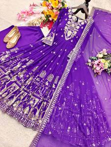 Robe Anarkali en rayonne brodée violette avec dupatta, longueur ras du sol, tenue traditionnelle indienne et pakistanaise pour femme, robe de mariée - Product Image 4