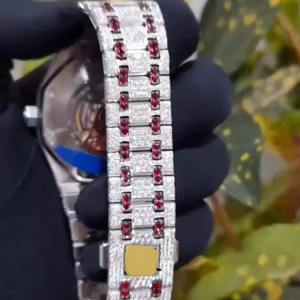 Montre en acier inoxydable de qualité supérieure sertie de diamants VVS pour collection de bijoux hip-hop disponible à prix de gros - Product Image 5
