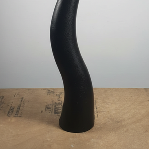 Elegante Florero de Metal Negro Mate con una Silueta Curva Artística y un Acabado Texturizado para la Decoración Moderna del Hogar - Product Image 5