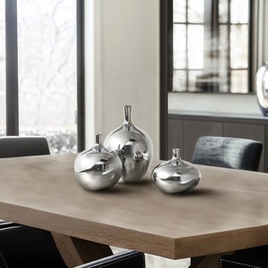 Vases de table modernes en verre soufflé craquelé, grand format, transparents, avec supports en fonte de luxe et finition laiton doré faite à la main, vente en gros - Product Image 5