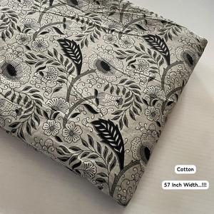 Tissu en coton traditionnel pour robes, kurtis et tenues élégantes pour femmes, usage quotidien, prix de gros, provenance Inde. - Product Image 1