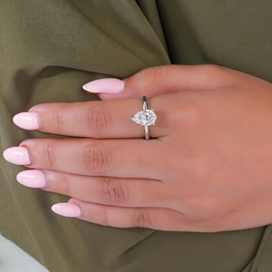 Bague solitaire en diamant de laboratoire taille poire, certifiée IGI, avec halo caché, pour un usage quotidien délicat, idéale pour les employés - Product Image 1