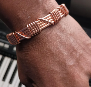 Bracelet en fil de cuivre fait main, bracelet en métal tendance, motif de nœud exquis, cadeau promotionnel original - Product Image 2
