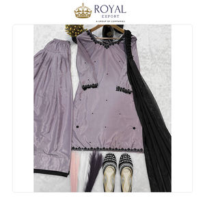 Collection Premium de Vêtements Indiens Style Traditionnel Classique Tenue Décontractée en Soie Crêpe Lourde avec Broderie de Paillettes Farshi Suit - Product Image 3