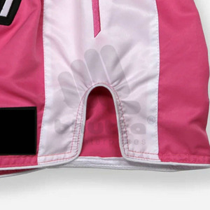 Shorts de Muay Thai professionnels en tissu respirant, shorts de kickboxing MMA, design personnalisé, fabriqués par Bhutta Enterprises - Product Image 4
